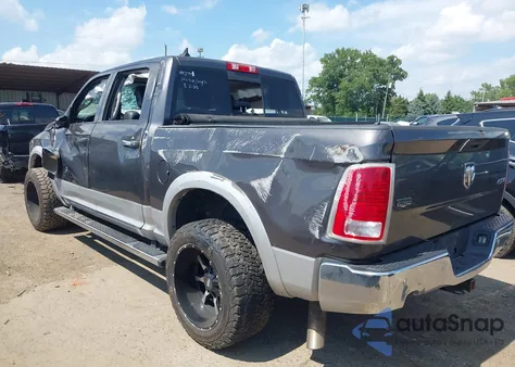 2017 Ram 1500 Laramie 4X4 5'7 Box z USA, uszkodzony, nr VIN 1C6RR7NT5HS767679